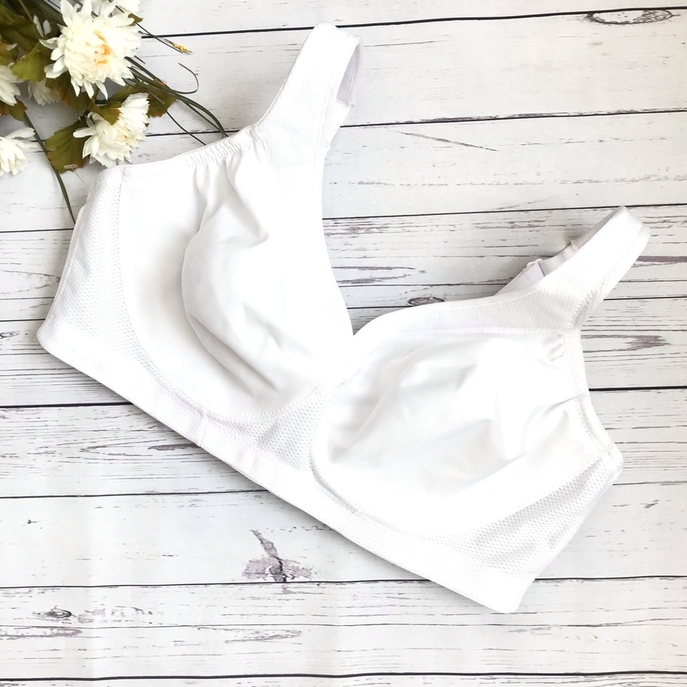 White Seamless Versatile Medium Support Bra - image 1